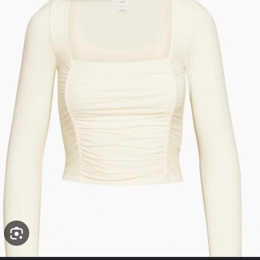 Aritzia Cream Ruched Long Sleeve Blouse